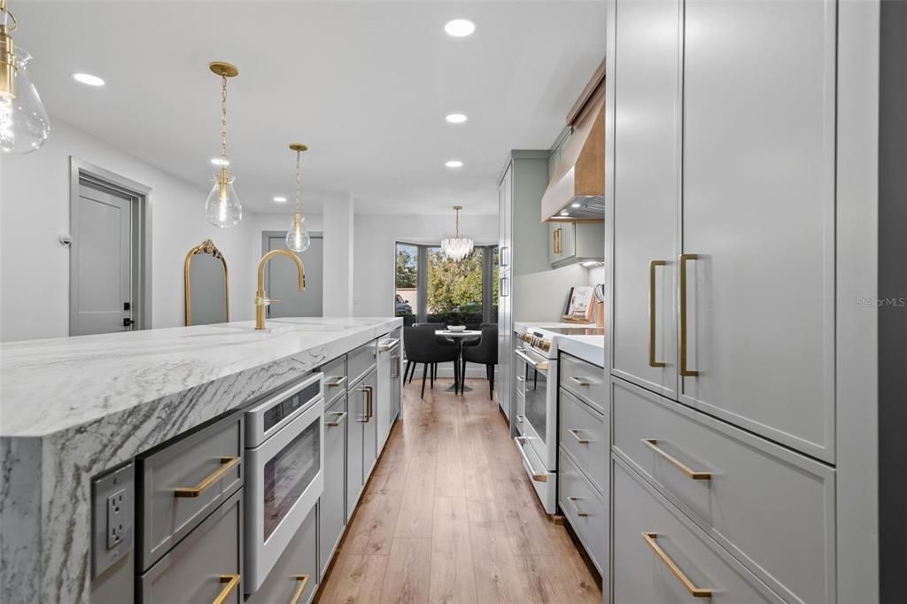 For Sale: $995,000 (2 beds, 2 baths, 1459 Square Feet)