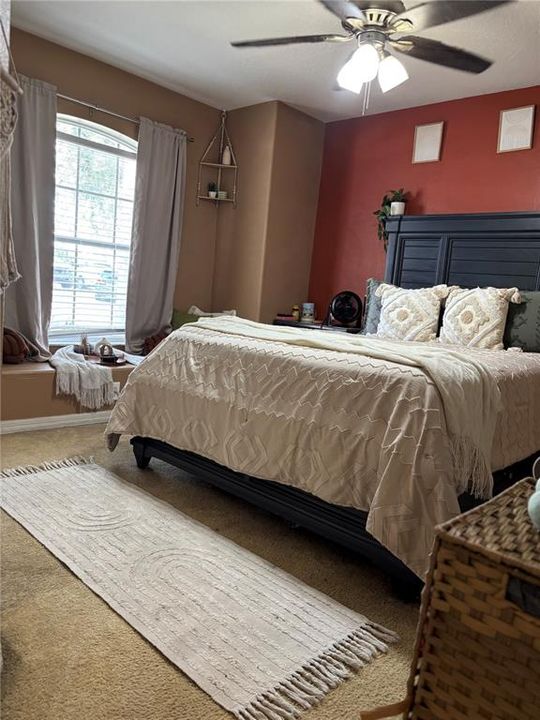 En Venta: $389,000 (4 camas, 3 baños, 1949 Pies cuadrados)