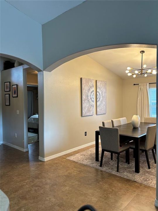 En Venta: $389,000 (4 camas, 3 baños, 1949 Pies cuadrados)