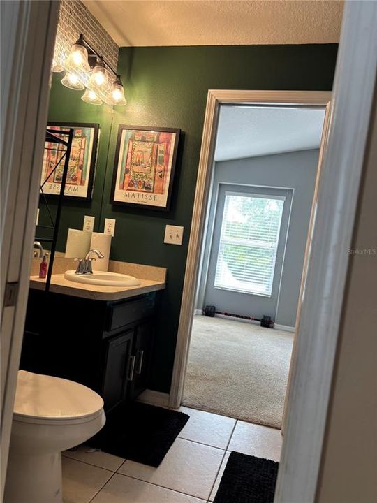 En Venta: $389,000 (4 camas, 3 baños, 1949 Pies cuadrados)