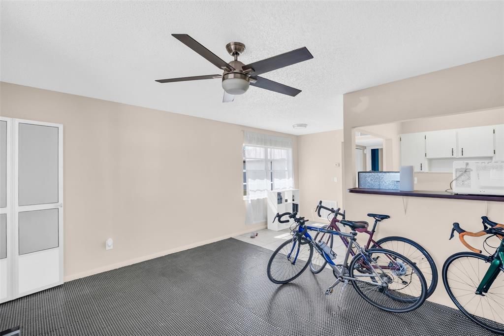 На продажу: $110,000 (1 спален, 1 ванн, 593 Квадратных фут)