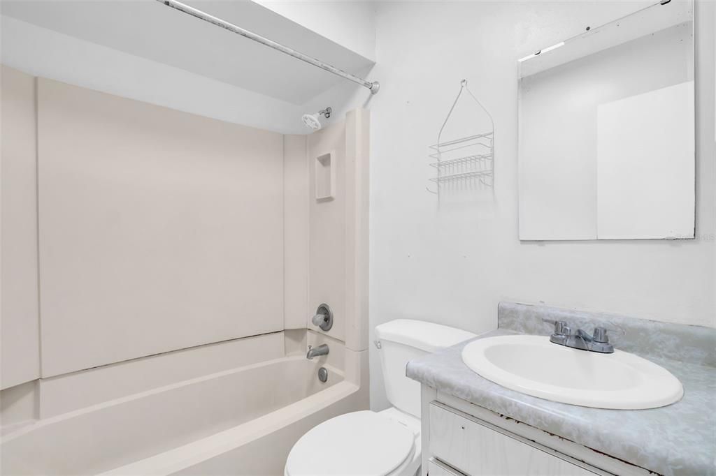 На продажу: $110,000 (1 спален, 1 ванн, 593 Квадратных фут)