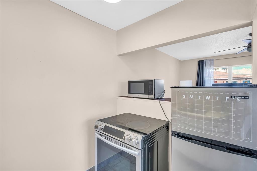 На продажу: $110,000 (1 спален, 1 ванн, 593 Квадратных фут)