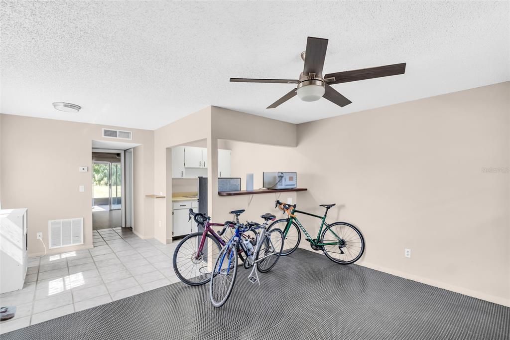 На продажу: $110,000 (1 спален, 1 ванн, 593 Квадратных фут)