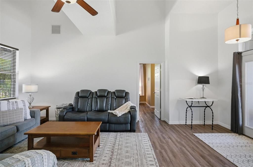 For Sale: $624,400 (6 beds, 4 baths, 3468 Square Feet)