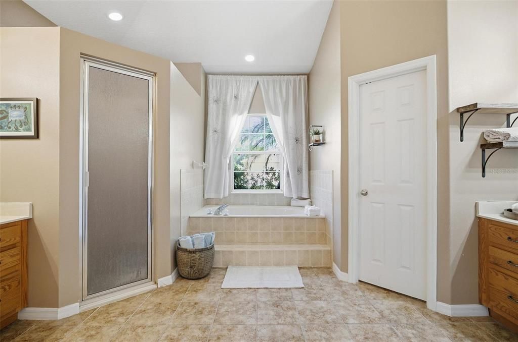 For Sale: $624,400 (6 beds, 4 baths, 3468 Square Feet)