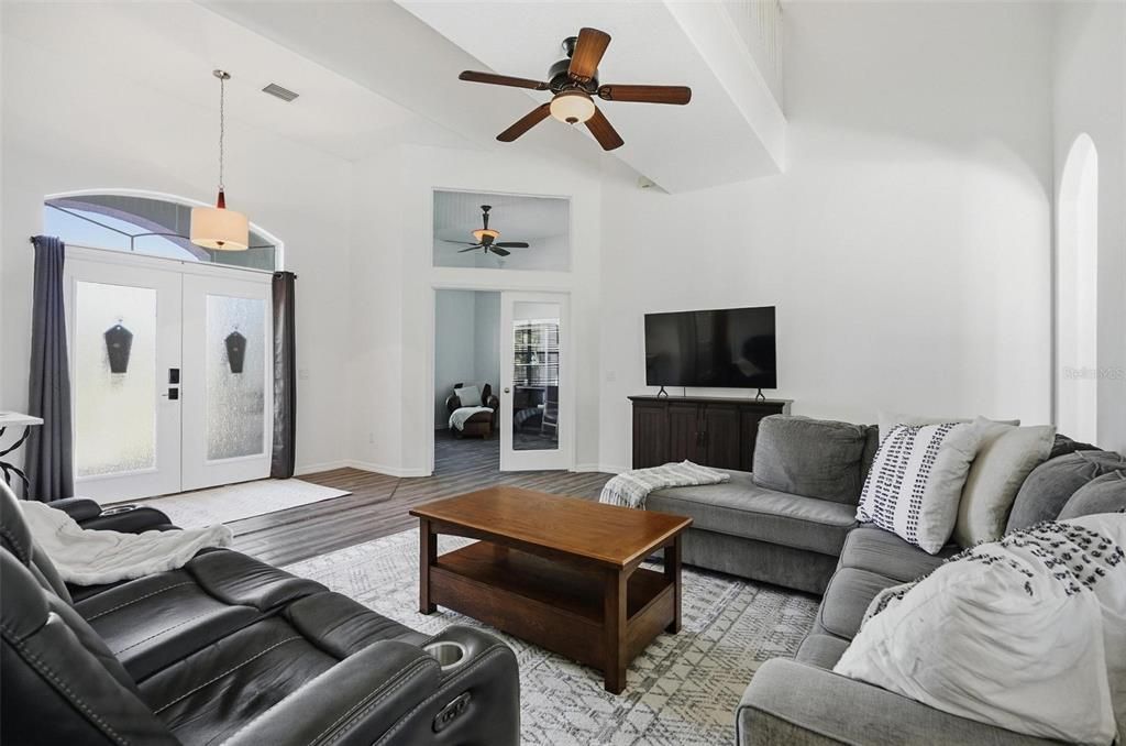 For Sale: $624,400 (6 beds, 4 baths, 3468 Square Feet)