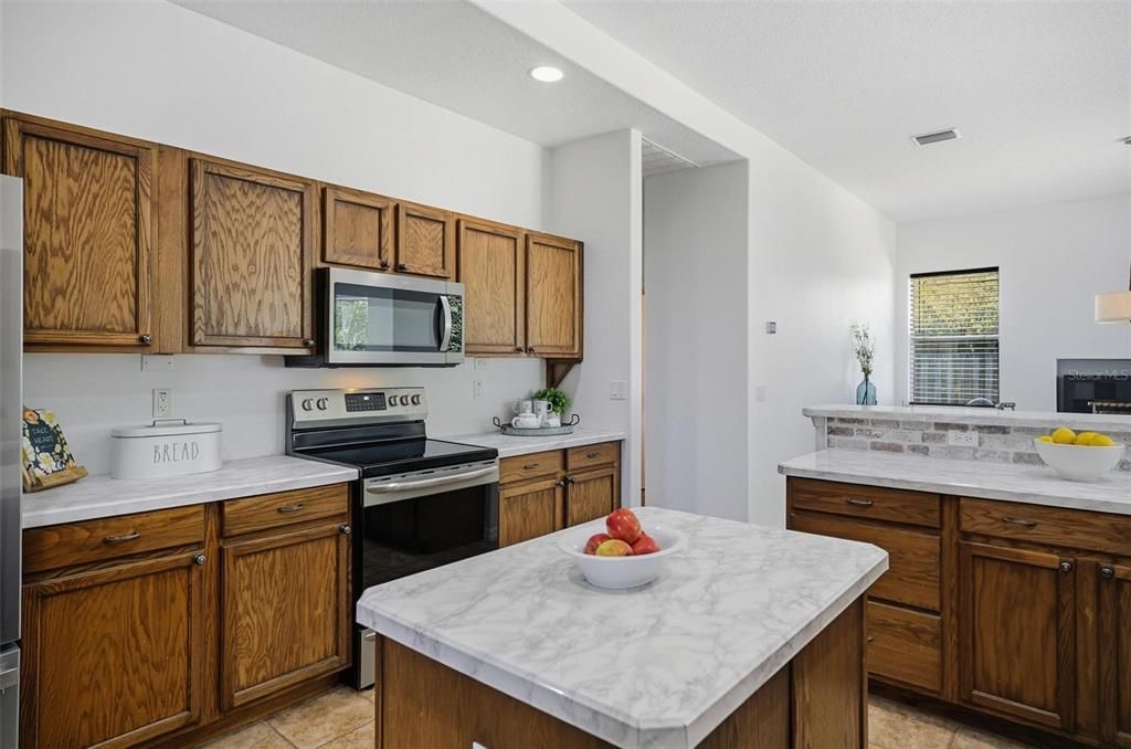 For Sale: $624,400 (6 beds, 4 baths, 3468 Square Feet)