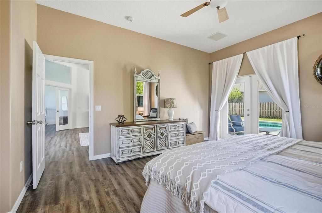 For Sale: $624,400 (6 beds, 4 baths, 3468 Square Feet)