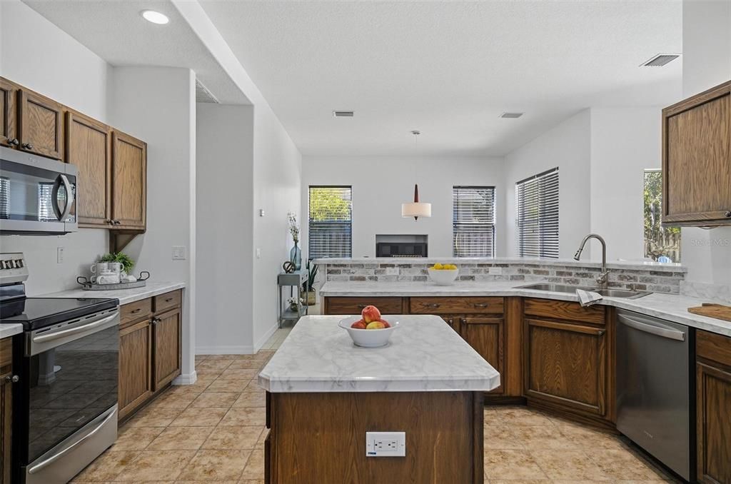 For Sale: $624,400 (6 beds, 4 baths, 3468 Square Feet)