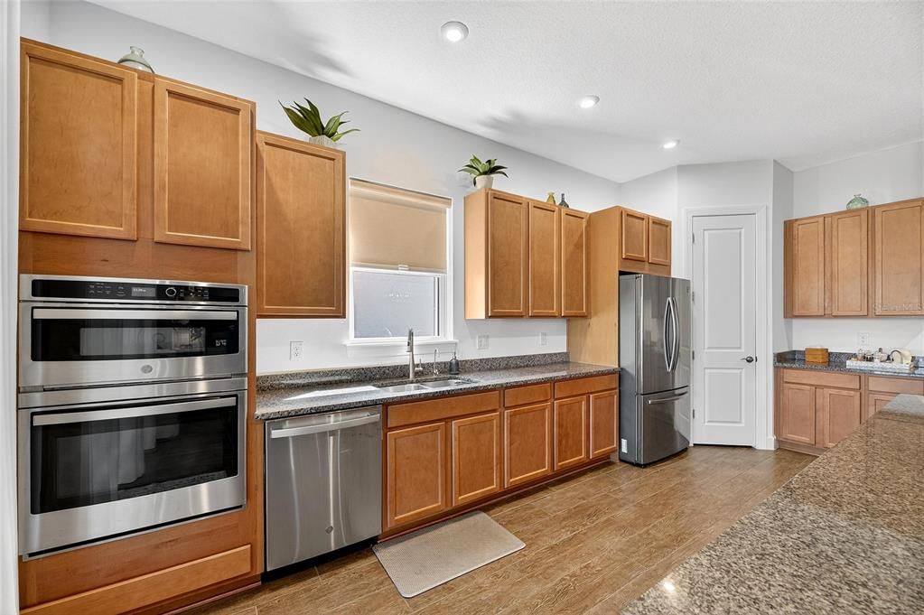 待售: $1,050,000 (3 贝兹, 3 浴室, 3016 平方英尺)