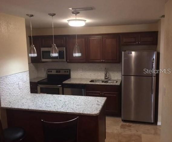 出租: $1,439 (1 贝兹, 1 浴室, 525 平方英尺)