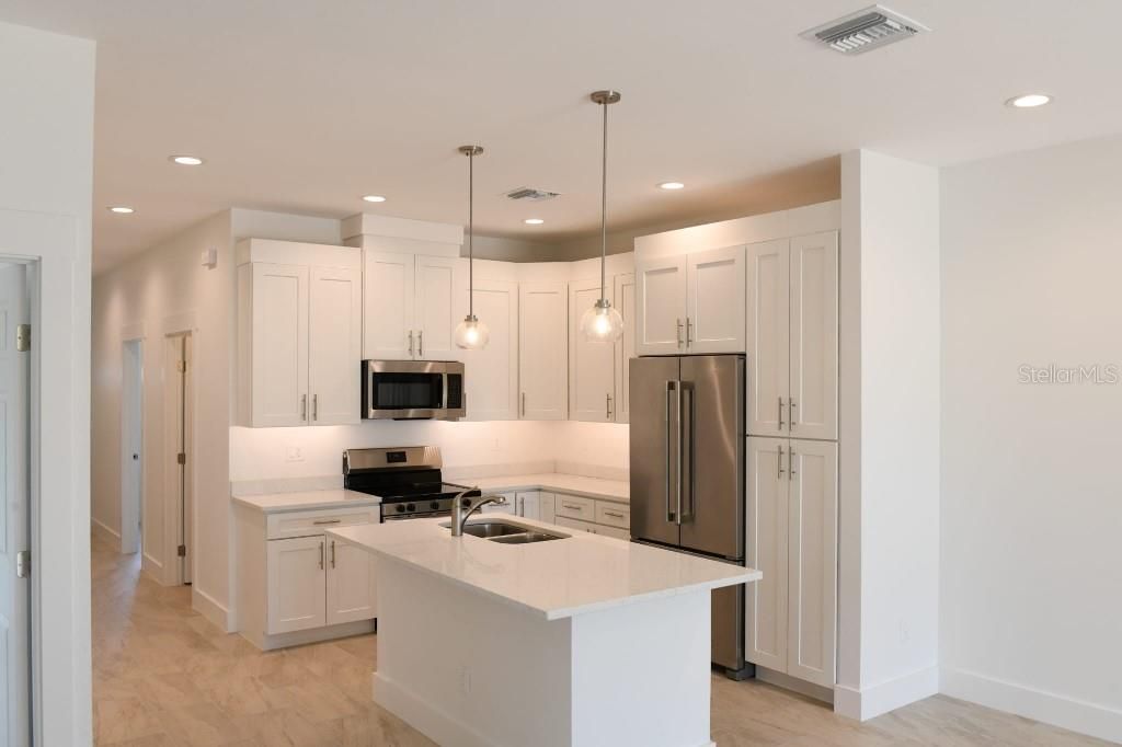 En Venta: $535,500 (6 camas, 0 baños, 2360 Pies cuadrados)