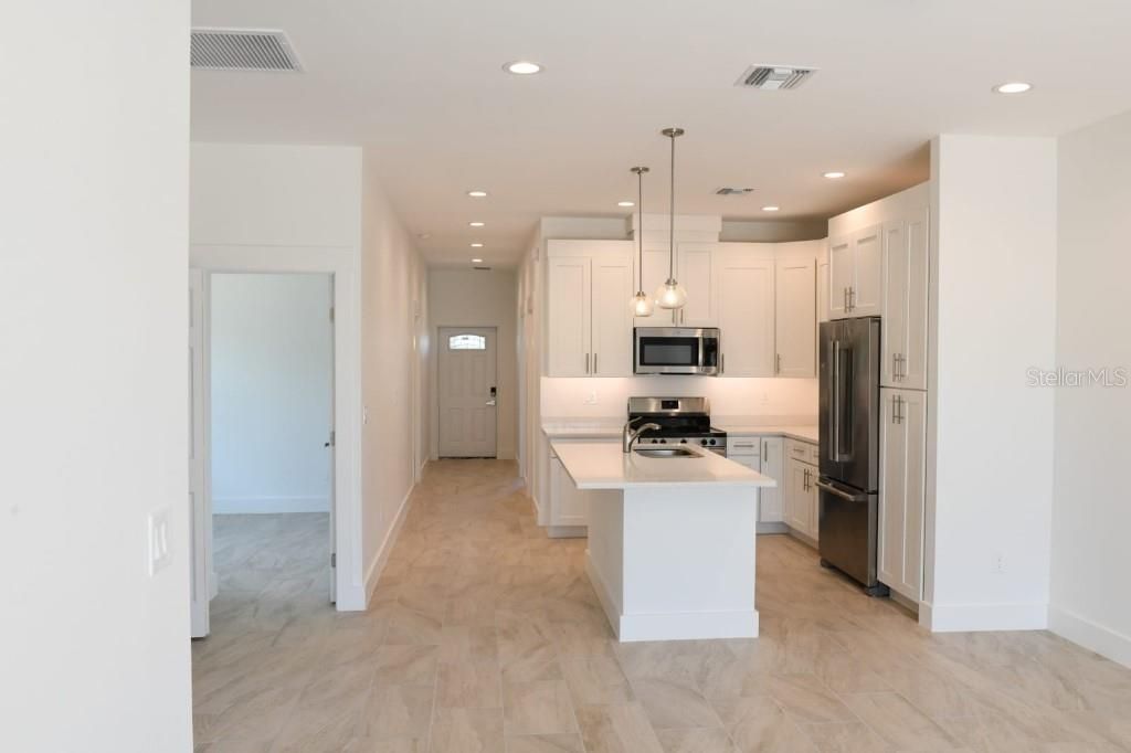 En Venta: $535,500 (6 camas, 0 baños, 2360 Pies cuadrados)