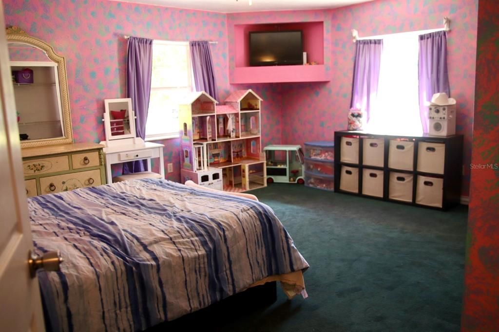 待售: $399,000 (5 贝兹, 2 浴室, 3737 平方英尺)