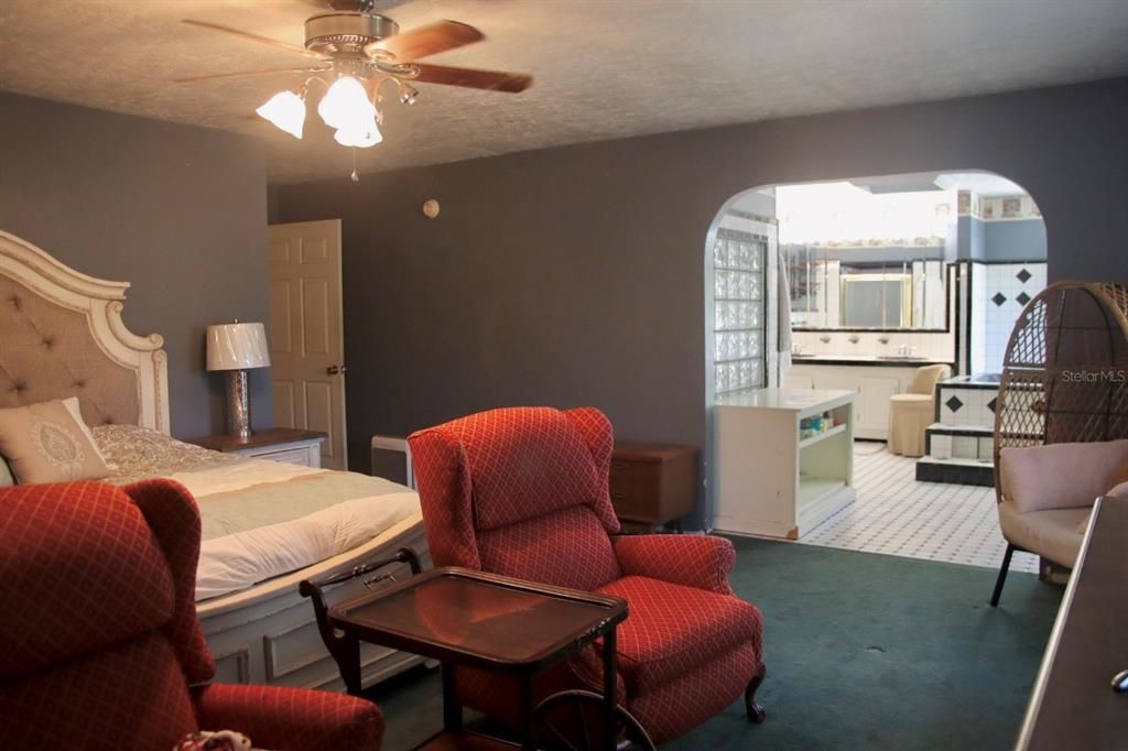 待售: $399,000 (5 贝兹, 2 浴室, 3737 平方英尺)