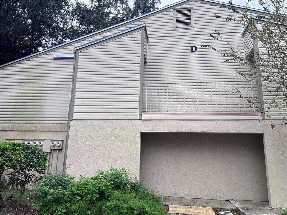 Под контрактом: $129,500 (1 спален, 1 ванн, 576 Квадратных фут)