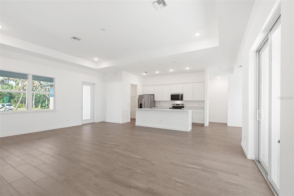 For Sale: $369,000 (3 beds, 2 baths, 1746 Square Feet)