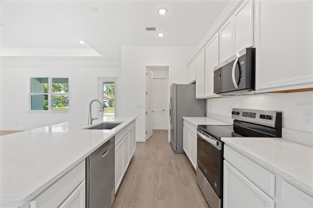 For Sale: $369,000 (3 beds, 2 baths, 1746 Square Feet)