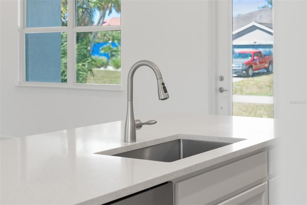 For Sale: $369,000 (3 beds, 2 baths, 1746 Square Feet)