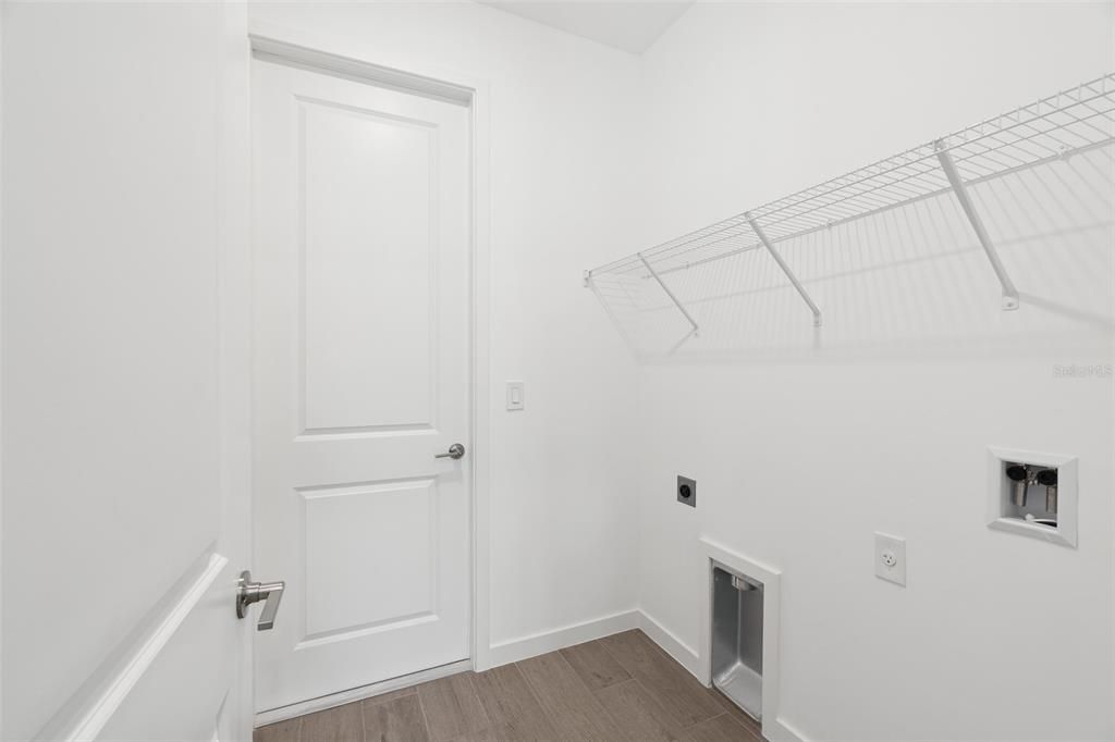 For Sale: $369,000 (3 beds, 2 baths, 1746 Square Feet)