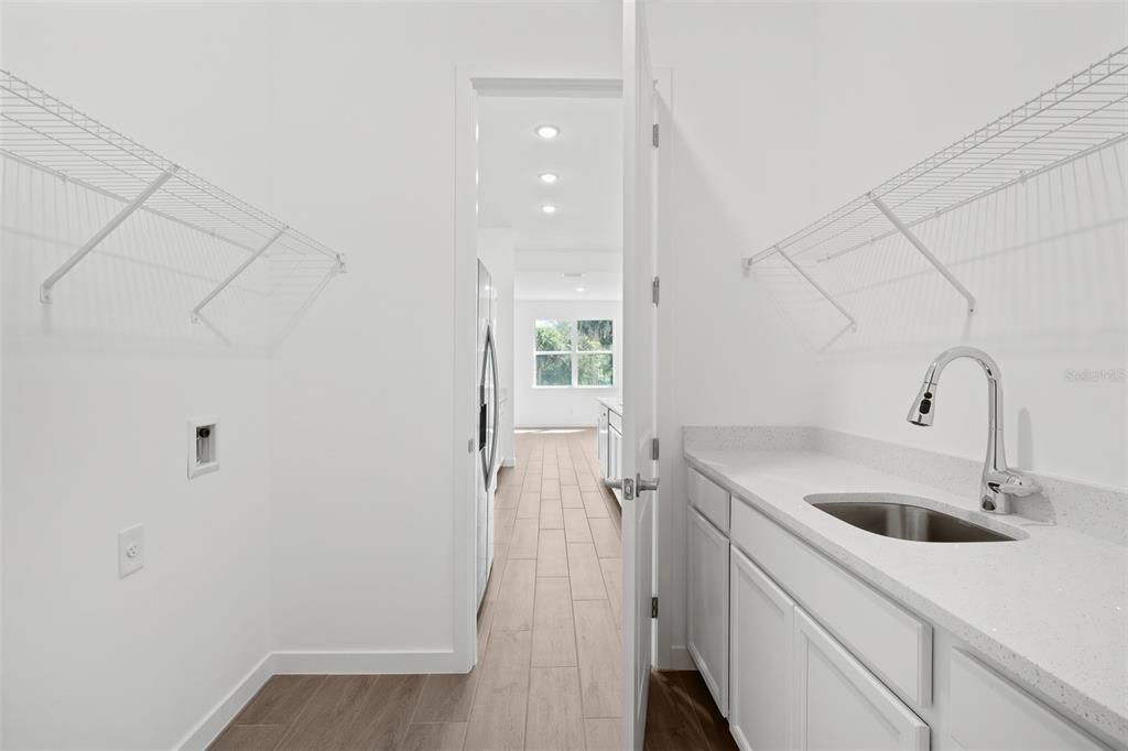 For Sale: $369,000 (3 beds, 2 baths, 1746 Square Feet)