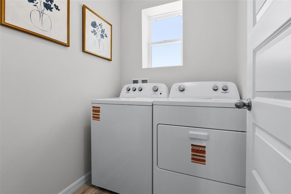 Active With Contract: $315,990 (3 beds, 2 baths, 1504 Square Feet)