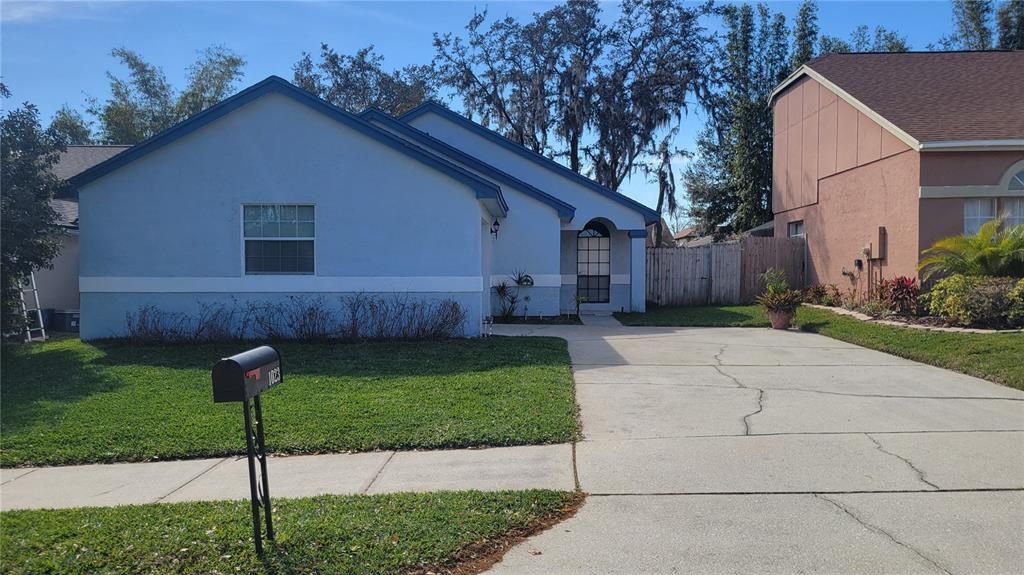 Recently Rented: $1,845 (2 beds, 2 baths, 1372 Square Feet)