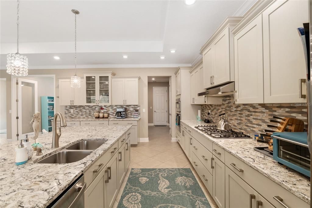 For Sale: $532,900 (3 beds, 2 baths, 2658 Square Feet)