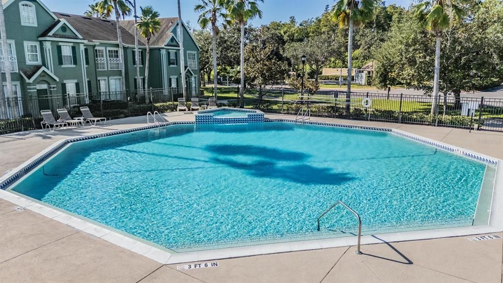 Active With Contract: $155,000 (1 beds, 1 baths, 554 Square Feet)