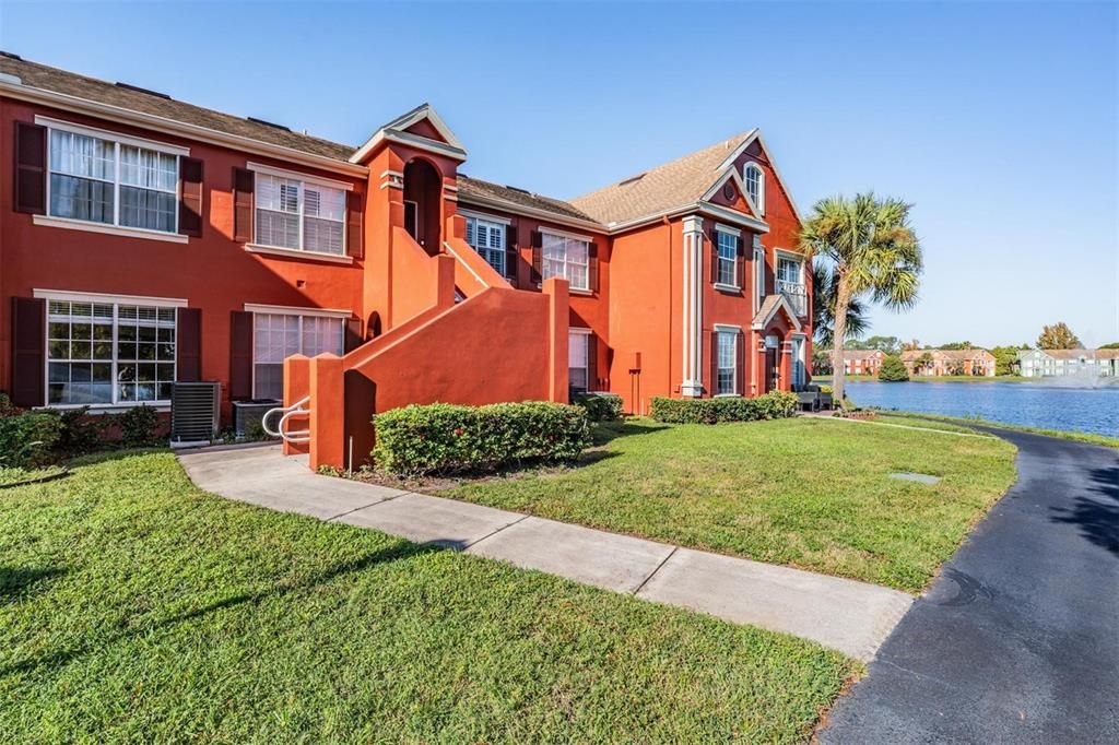 Active With Contract: $155,000 (1 beds, 1 baths, 554 Square Feet)