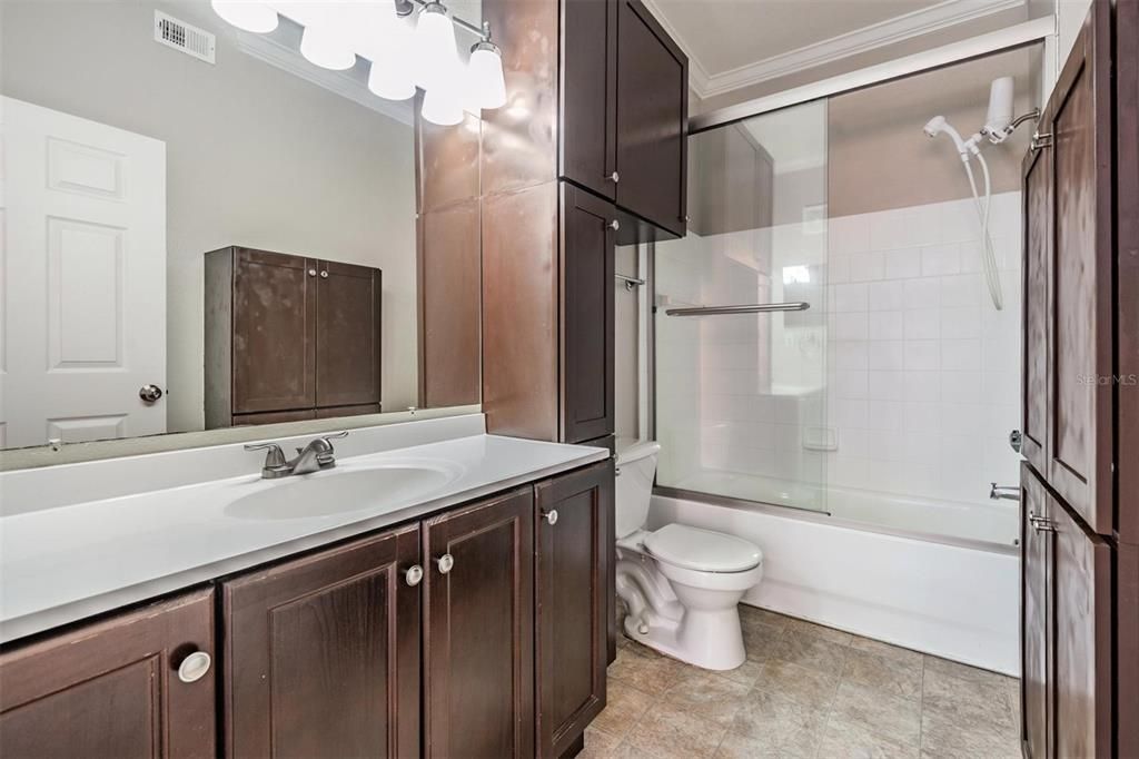 Active With Contract: $155,000 (1 beds, 1 baths, 554 Square Feet)