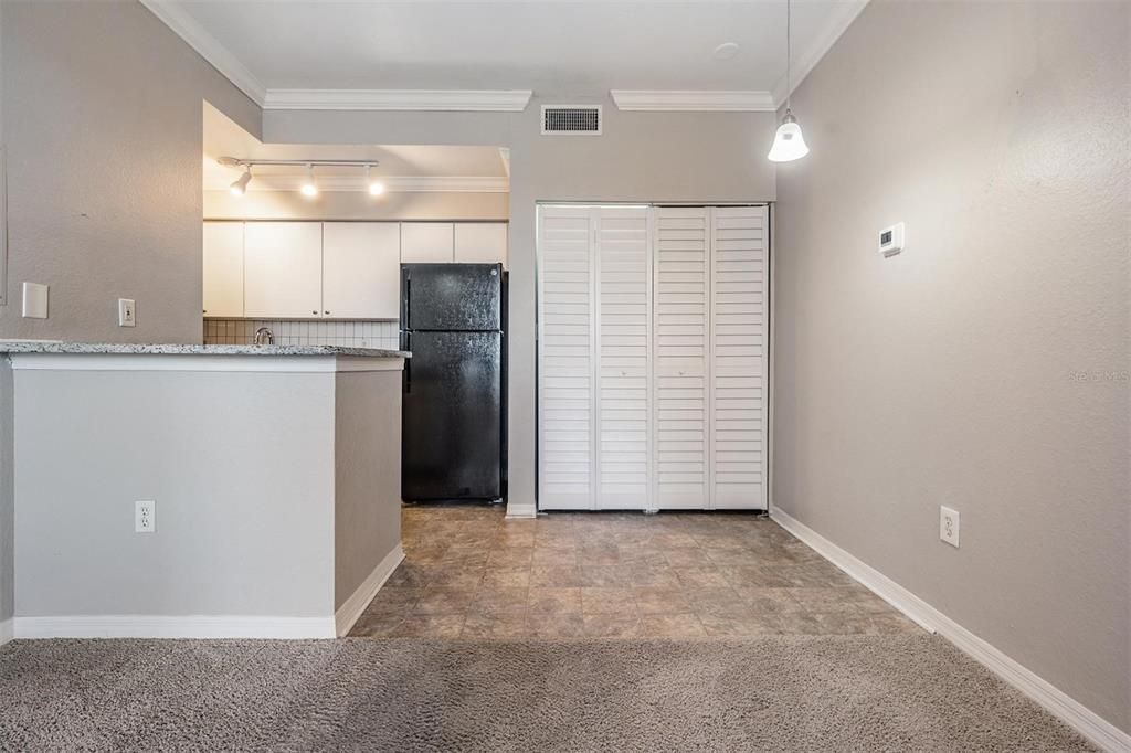 Active With Contract: $155,000 (1 beds, 1 baths, 554 Square Feet)