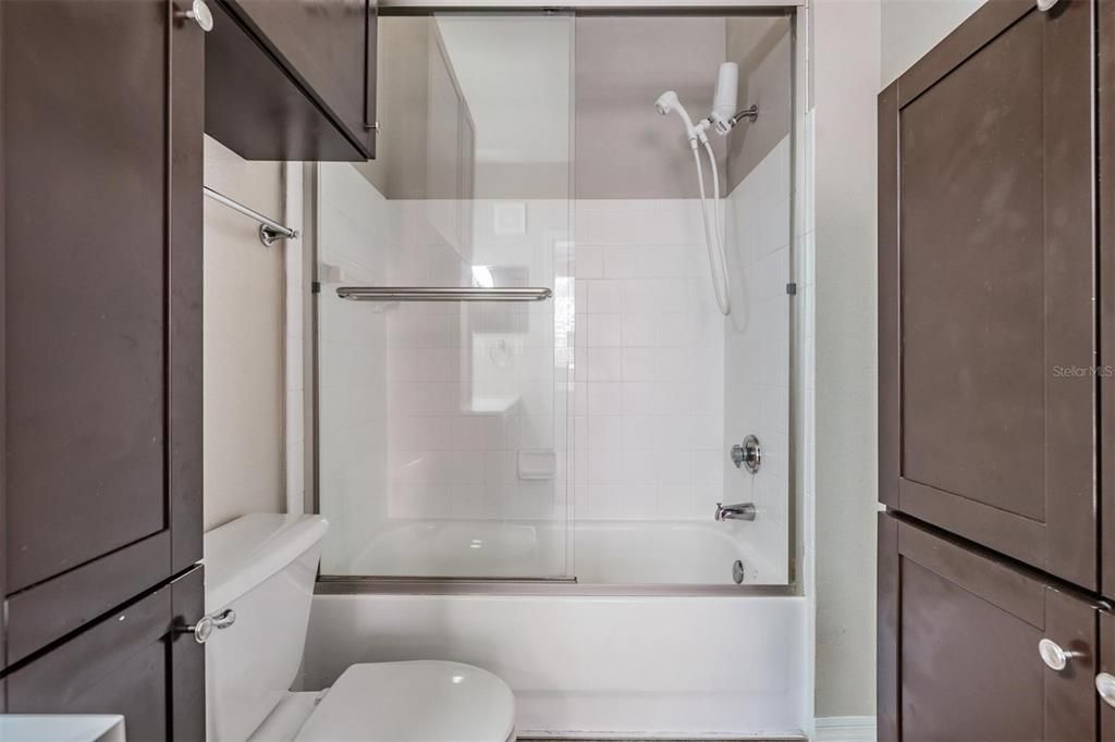 Active With Contract: $155,000 (1 beds, 1 baths, 554 Square Feet)