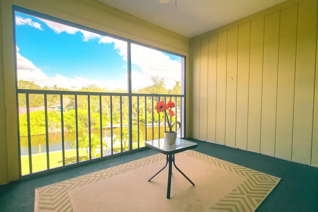 For Rent: $2,199 (2 beds, 2 baths, 958 Square Feet)