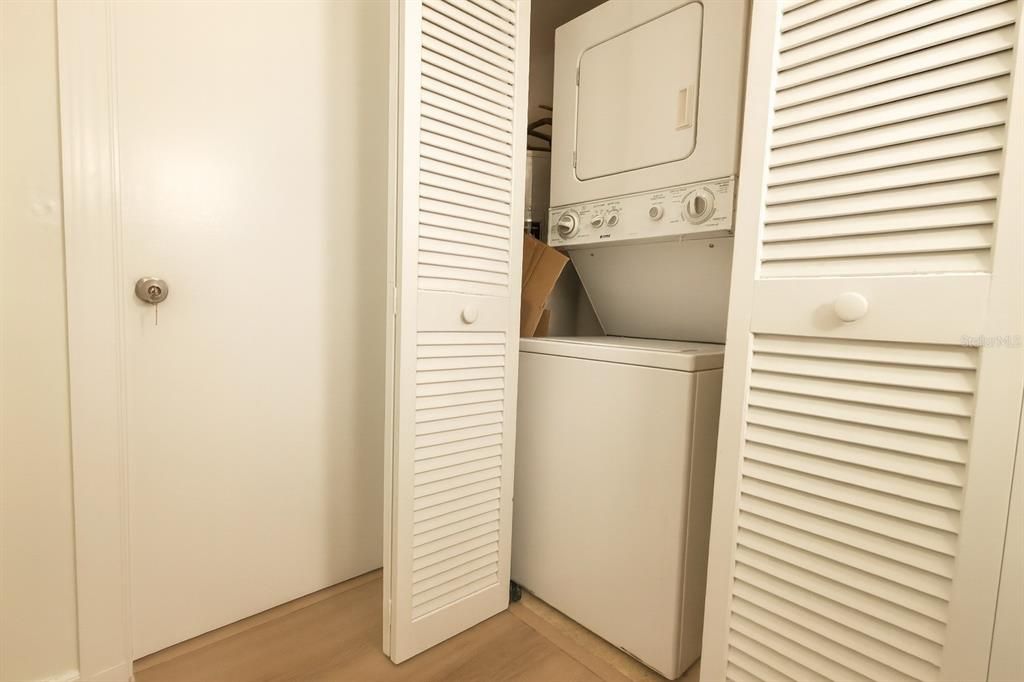 For Rent: $2,199 (2 beds, 2 baths, 958 Square Feet)