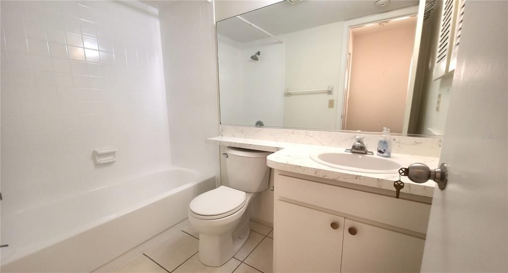 For Rent: $2,199 (2 beds, 2 baths, 958 Square Feet)