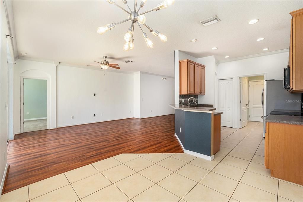 Active With Contract: $260,000 (3 beds, 2 baths, 1588 Square Feet)