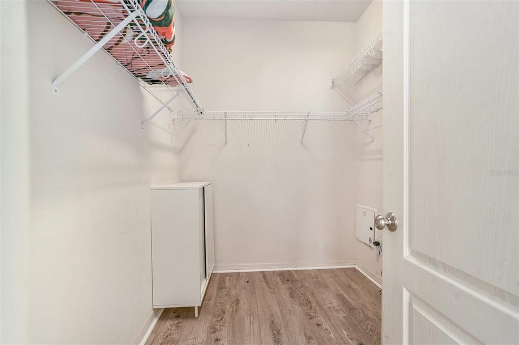 Active With Contract: $260,000 (3 beds, 2 baths, 1588 Square Feet)