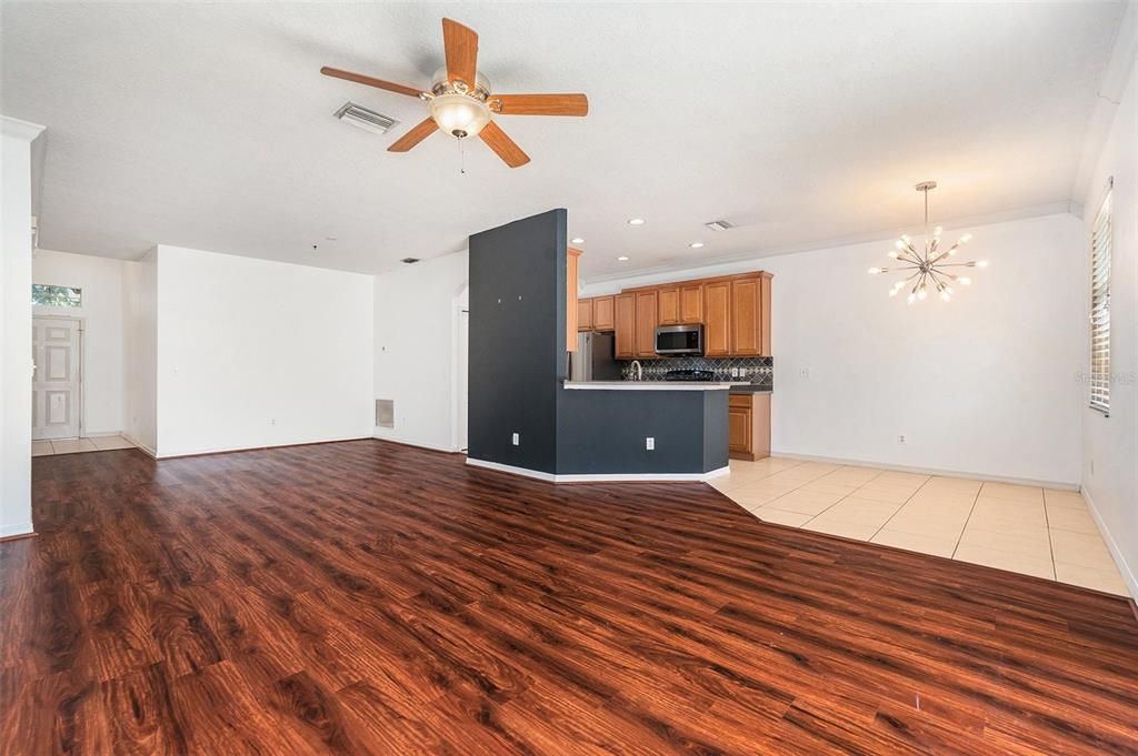 Active With Contract: $260,000 (3 beds, 2 baths, 1588 Square Feet)