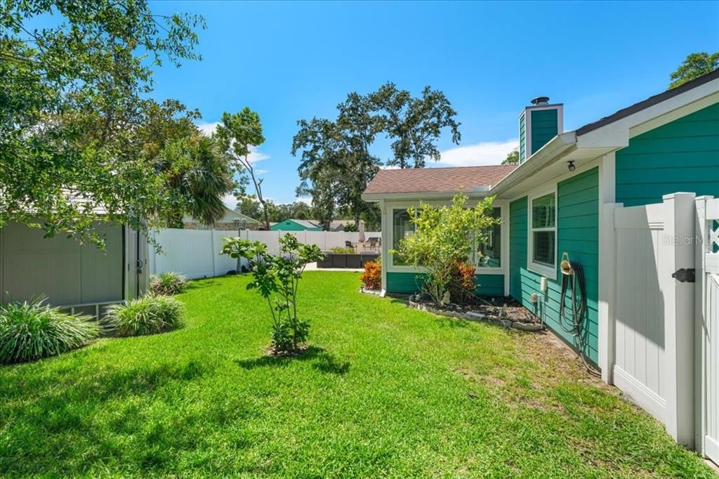 For Sale: $400,000 (3 beds, 2 baths, 1504 Square Feet)