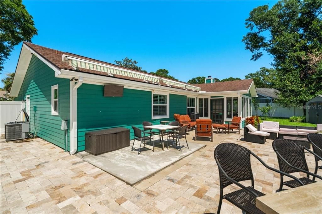 For Sale: $400,000 (3 beds, 2 baths, 1504 Square Feet)