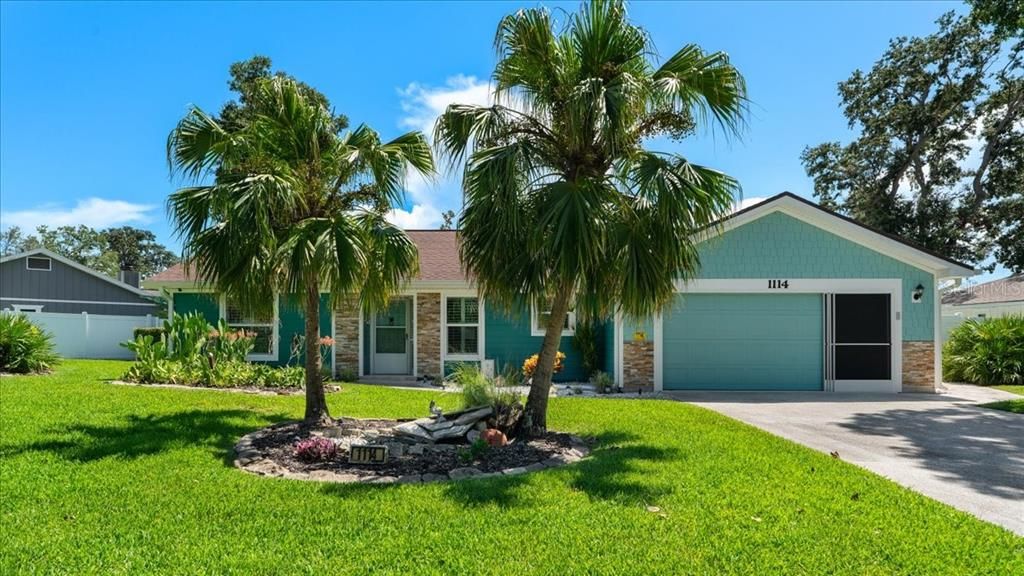 For Sale: $400,000 (3 beds, 2 baths, 1504 Square Feet)