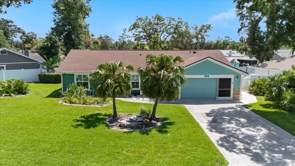 For Sale: $400,000 (3 beds, 2 baths, 1504 Square Feet)