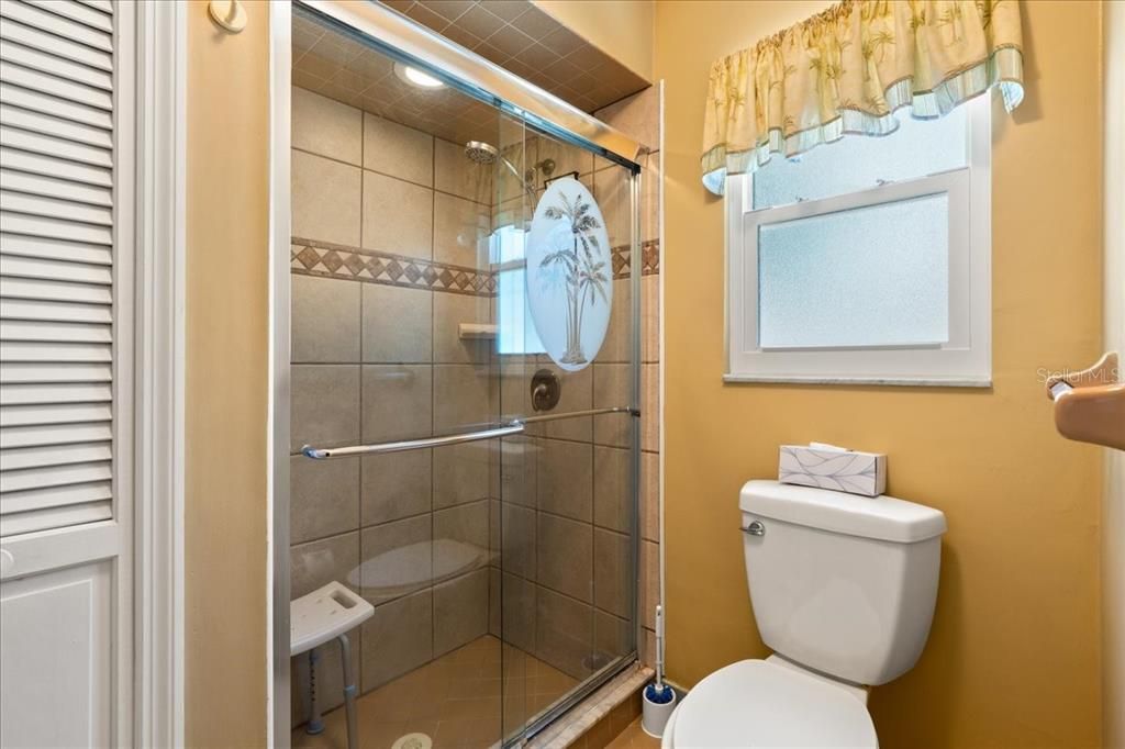 For Sale: $400,000 (3 beds, 2 baths, 1504 Square Feet)