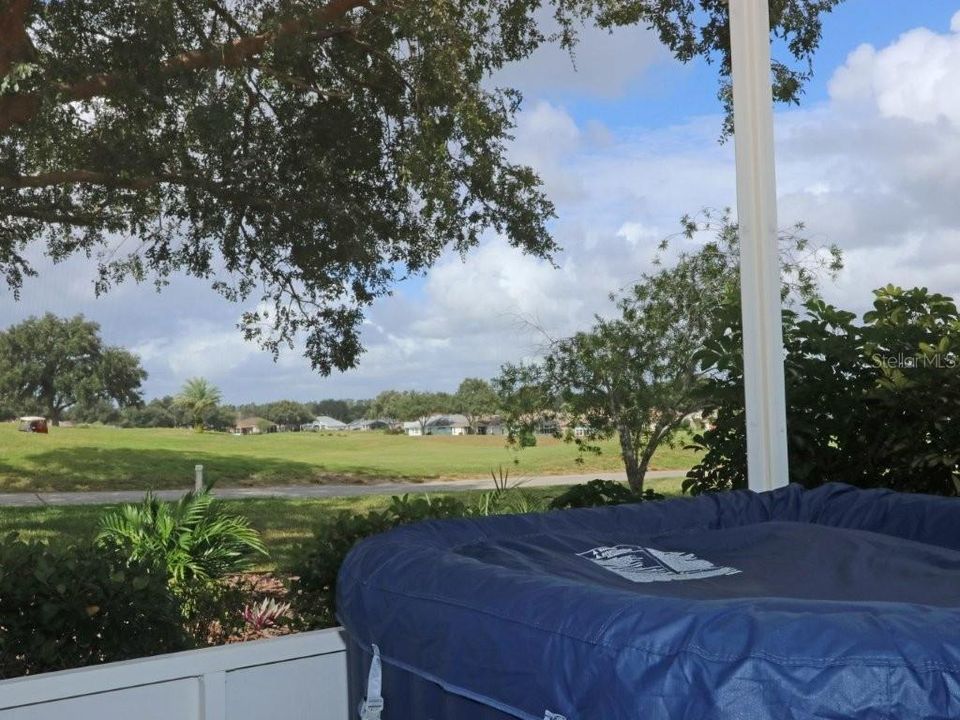 合同活跃: $329,000 (3 贝兹, 2 浴室, 1419 平方英尺)