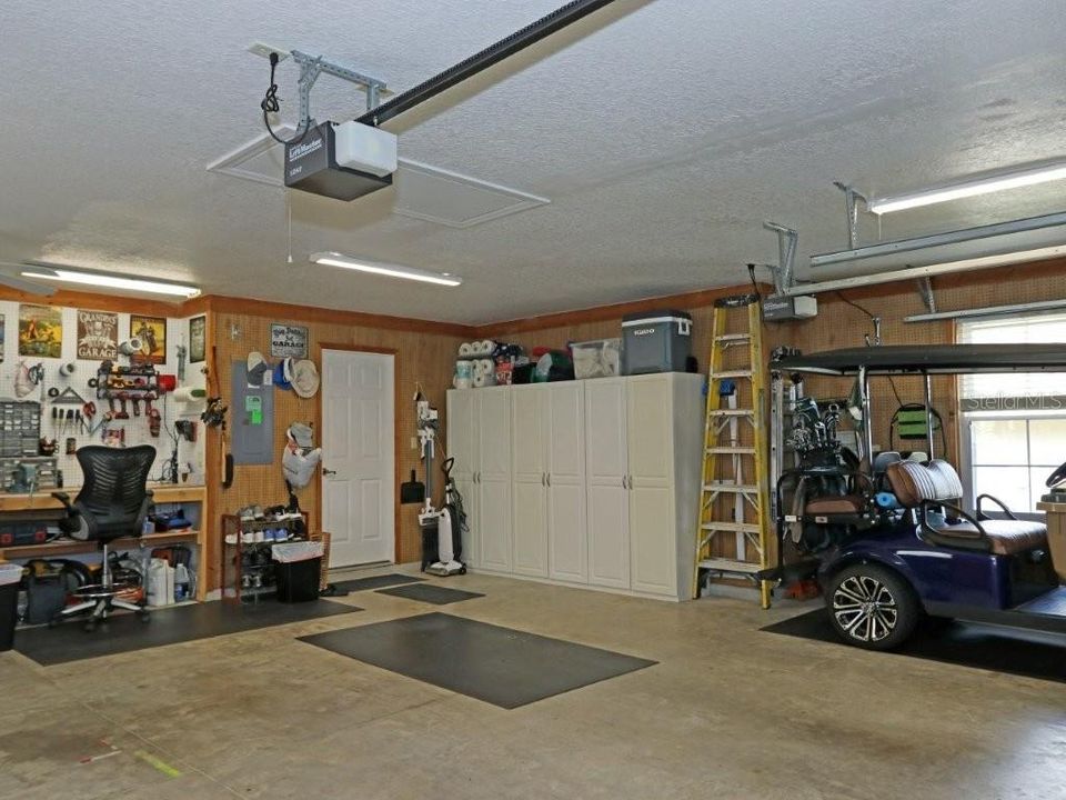 合同活跃: $329,000 (3 贝兹, 2 浴室, 1419 平方英尺)