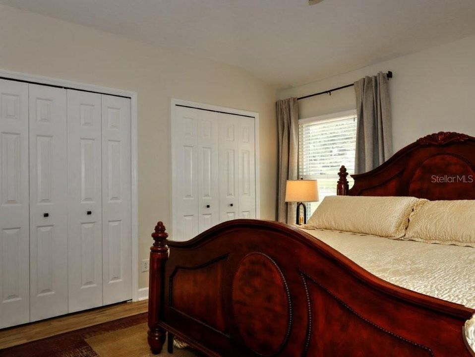 合同活跃: $329,000 (3 贝兹, 2 浴室, 1419 平方英尺)