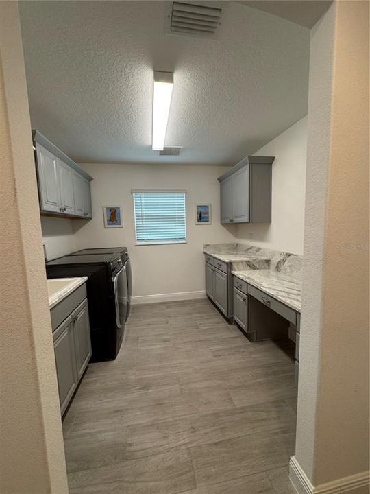 待售: $1,290,000 (4 贝兹, 2 浴室, 2555 平方英尺)