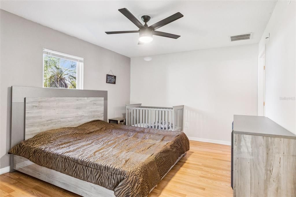 For Sale: $250,000 (2 beds, 2 baths, 1137 Square Feet)